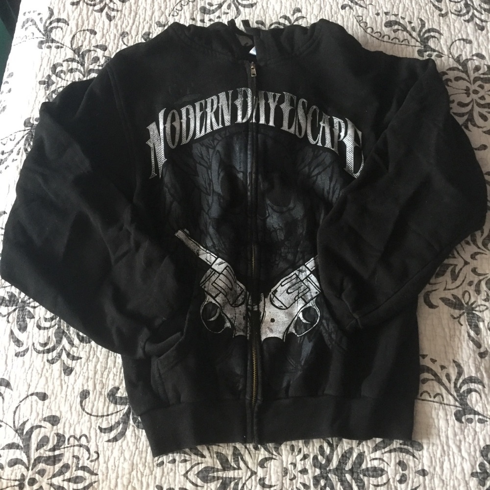 🛍NEW LISTING🛍 Modern Day Escape Hoodie